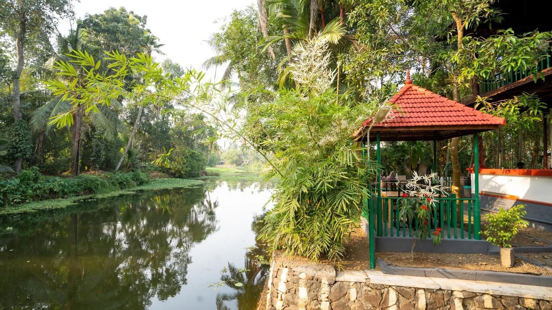 Hotel Garggi Backwater Retreat Kottayam India