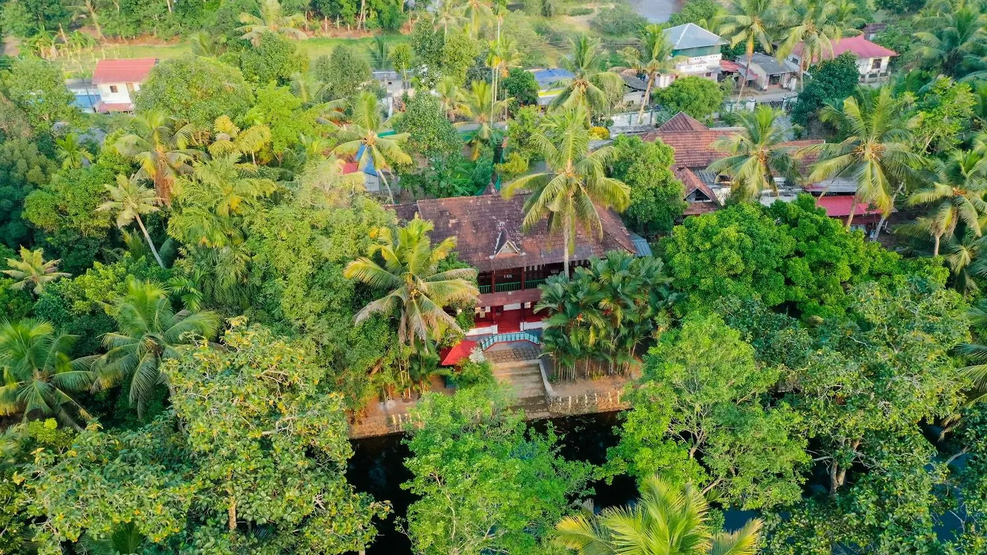Hotel Garggi Backwater Retreat Kottayam